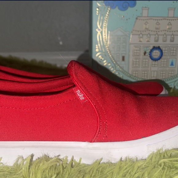 Slip on nike shoes - Picture 2 of 3